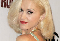 Gwen-stefani-makeup-side